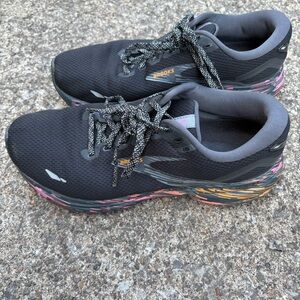 Brooks Ghost 15 women's Size 9.5 B LTD Edition ‘Black/Phlox/Oriole’